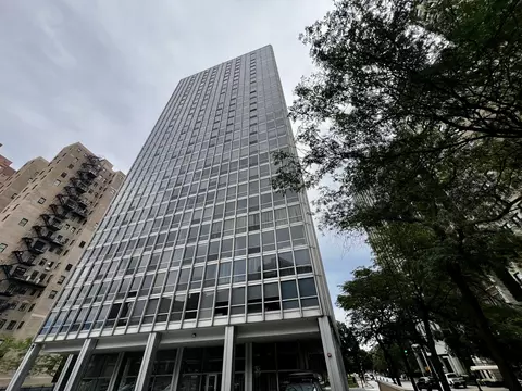 2400 N Lakeview Ave N #1007, Chicago, IL 60614