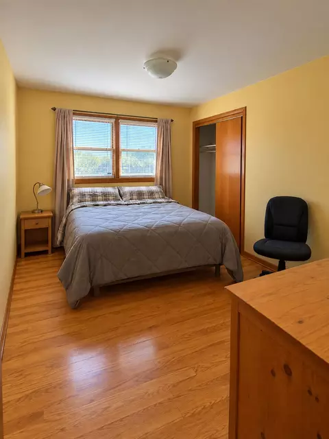 Bedroom - 1636 S Cora St, Des Plaines, IL 60018 photo 2 of 3