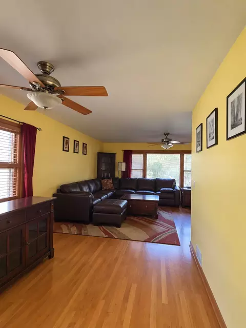 Living - 1636 S Cora St, Des Plaines, IL 60018 photo 1 of 2