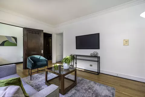 Living - 1522 E 59th St #3E, Chicago, IL 60637 photo 3 of 3