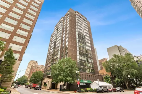 21 W Goethe St #6F, Chicago, IL 60610
