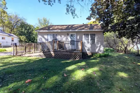 114 Winona Dr, Machesney Park, IL 61115