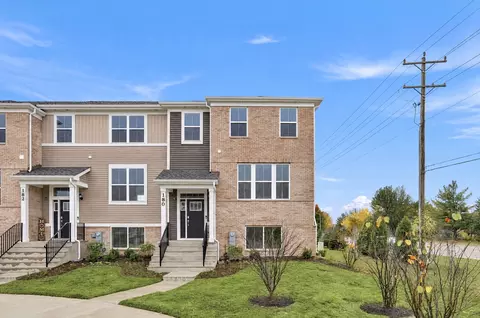 180 E Berkshire Dr, Crystal Lake, IL 60014
