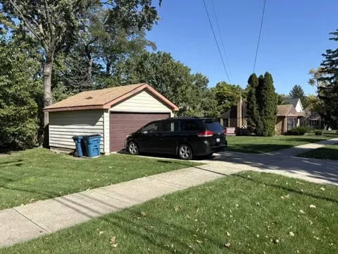353 E 3rd St, Elmhurst, IL 60126 photo 9