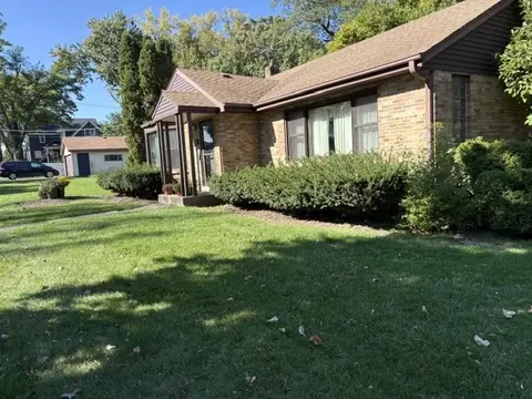 353 E 3rd St, Elmhurst, IL 60126 photo 5