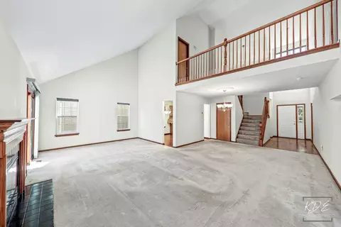 Living - 13449 S Silverleaf Rd, Plainfield, IL 60544 photo 2 of 8