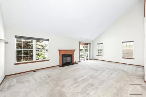Living - 13449 S Silverleaf Rd, Plainfield, IL 60544 photo 4 of 8