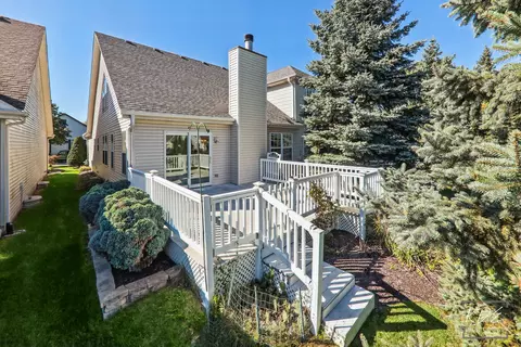 Exterior - 13449 S Silverleaf Rd, Plainfield, IL 60544 photo 6 of 13