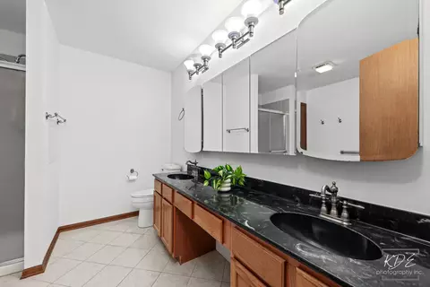 Bath - 13449 S Silverleaf Rd, Plainfield, IL 60544 photo 1 of 6