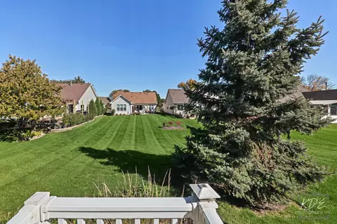 Exterior - 13449 S Silverleaf Rd, Plainfield, IL 60544 photo 4 of 13