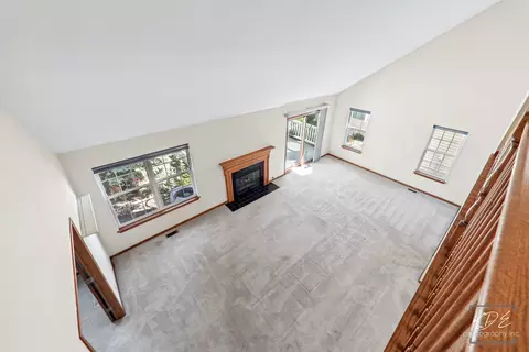 Living - 13449 S Silverleaf Rd, Plainfield, IL 60544 photo 6 of 8