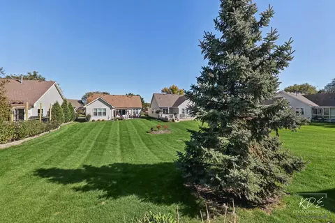 Exterior - 13449 S Silverleaf Rd, Plainfield, IL 60544 photo 5 of 13