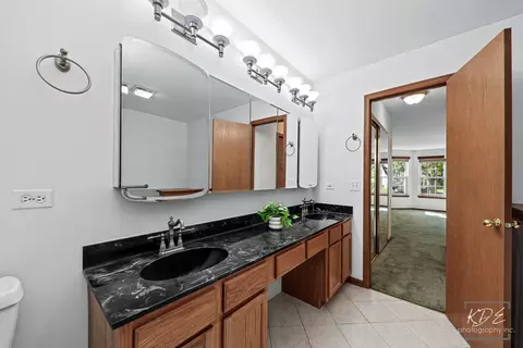 Bath - 13449 S Silverleaf Rd, Plainfield, IL 60544 photo 4 of 6