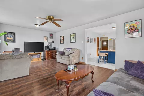 Living - 583 E 4th St, Lockport, IL 60441 photo 6 of 6