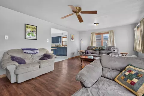 Living - 583 E 4th St, Lockport, IL 60441 photo 5 of 6