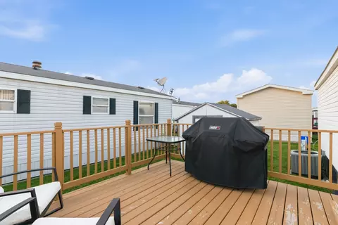 132 3rd Ave, Bartlett, IL 60103 photo 2