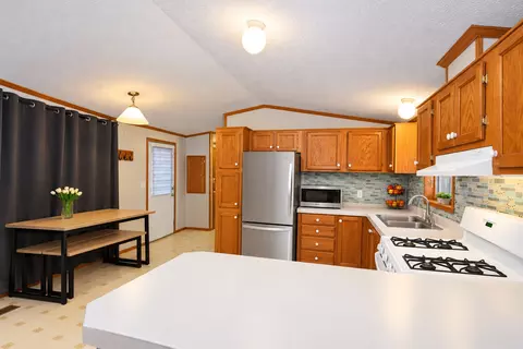 132 3rd Ave, Bartlett, IL 60103 photo 4