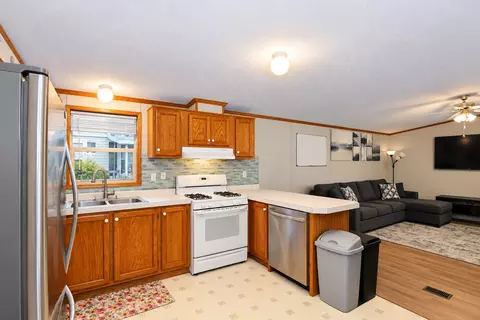 132 3rd Ave, Bartlett, IL 60103 photo 5
