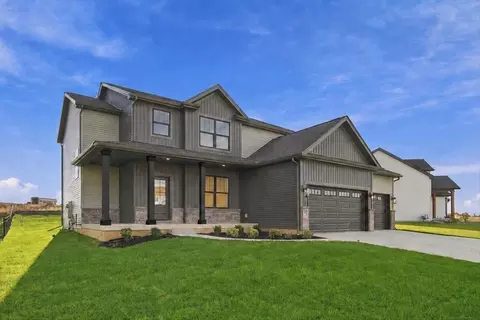 Exterior - 1003 Mount Carmel Rd, Bloomington, IL 61705 photo 2 of 5