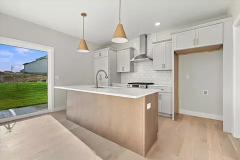 Kitchen - 1003 Mount Carmel Rd, Bloomington, IL 61705 photo 3 of 5