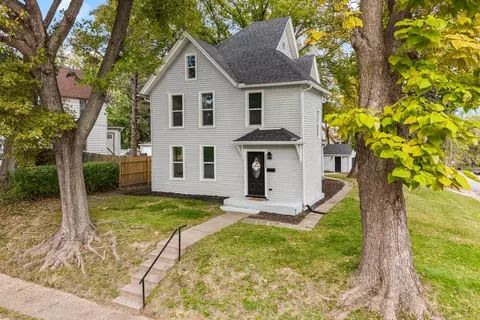 1152 E 13th St, Davenport, IA 52803