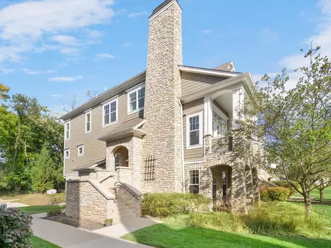 98 W Kennedy Ln, Hinsdale, IL 60521