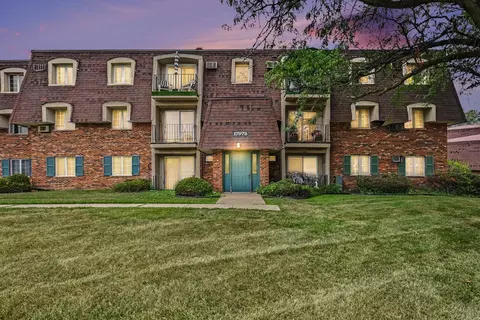 17975 Amherst Ct #203, Country Club Hills, IL 60478