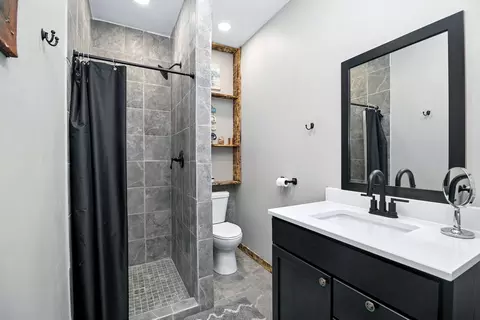 Bath - 507 N Secor St, Gilman, IL 60938 photo 1 of 5