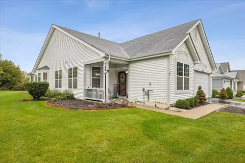 39581 N Cambridge Blvd, Beach Park, IL 60083