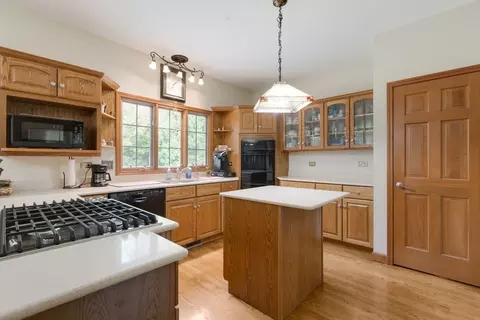 Kitchen - 2230 Buckthorn Dr, Algonquin, IL 60102 photo 1 of 3
