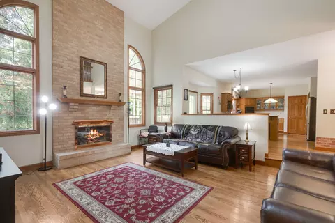 Living - 2230 Buckthorn Dr, Algonquin, IL 60102 photo 2 of 3