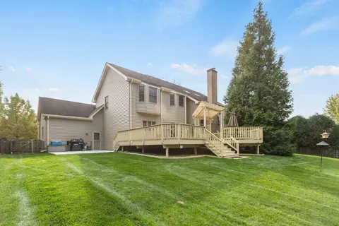 Exterior - 2230 Buckthorn Dr, Algonquin, IL 60102 photo 4 of 6
