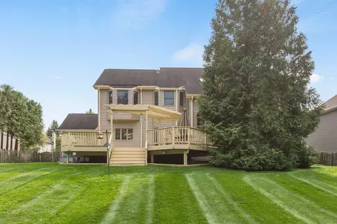 Exterior - 2230 Buckthorn Dr, Algonquin, IL 60102 photo 5 of 6