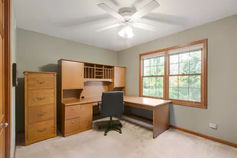 Bedroom - 2230 Buckthorn Dr, Algonquin, IL 60102 photo 3 of 5