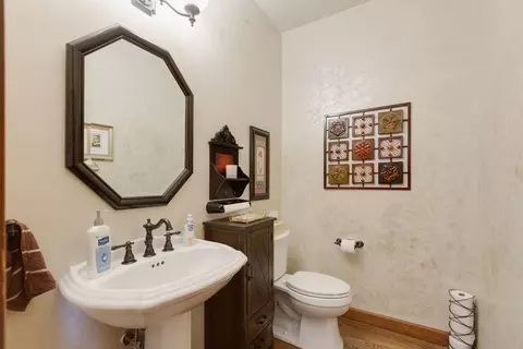Bath - 2230 Buckthorn Dr, Algonquin, IL 60102 photo 1 of 4