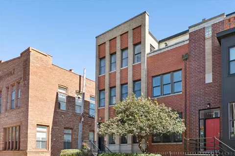 1743 W Terra Cotta Pl, Chicago, IL 60614