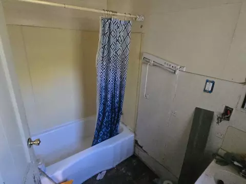 Bath - 316 S Walnut St, Kewanee, IL 61443 photo 1 of 1