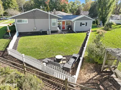 Exterior - 69 E Jackson St, Oswego, IL 60543 photo 7 of 10