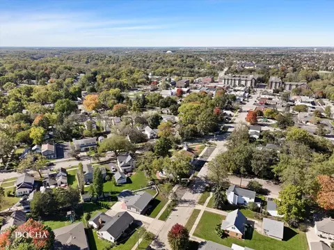 View/Area - 69 E Jackson St, Oswego, IL 60543 photo 2 of 4