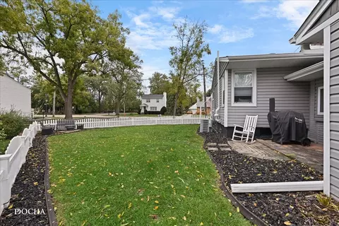 Exterior - 69 E Jackson St, Oswego, IL 60543 photo 4 of 10