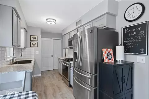 Kitchen - 69 E Jackson St, Oswego, IL 60543 photo 4 of 4