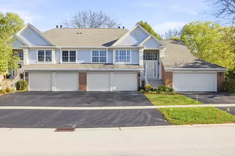 30 W101 Willow Ln #B, Warrenville, IL 60555