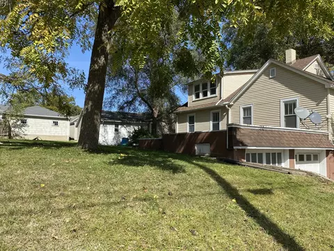 Exterior - 1104 Pulaski St, Peru, IL 61354 photo 7 of 7