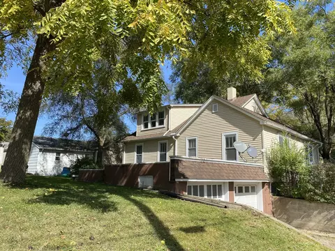 Exterior - 1104 Pulaski St, Peru, IL 61354 photo 5 of 7
