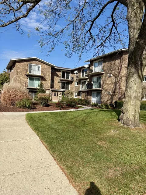 9040 W 140th St #2C, Orland Park, IL 60462
