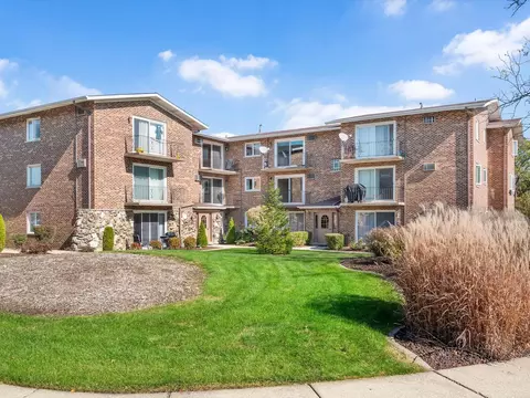 9040 W 140th St #2C, Orland Park, IL 60462
