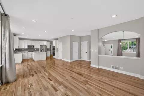 Living - 409 Brockton Ave, Elgin, IL 60124 photo 8 of 10