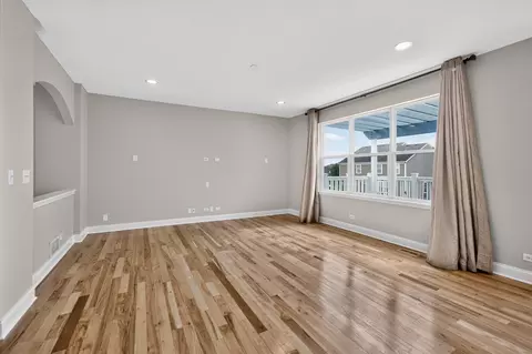 Living - 409 Brockton Ave, Elgin, IL 60124 photo 6 of 10
