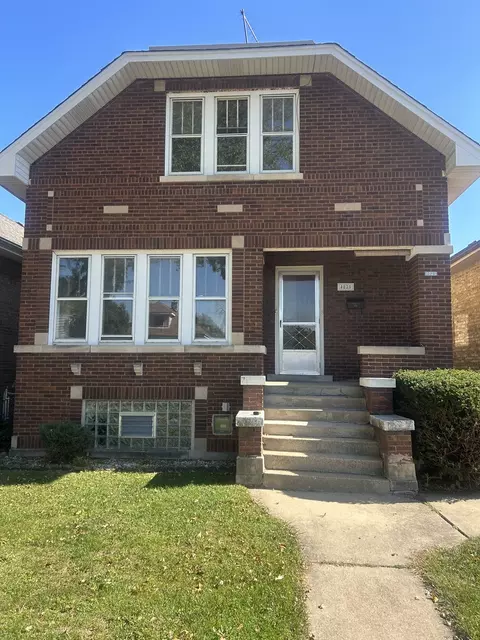 4825 N Meade Ave, Chicago, IL 60630