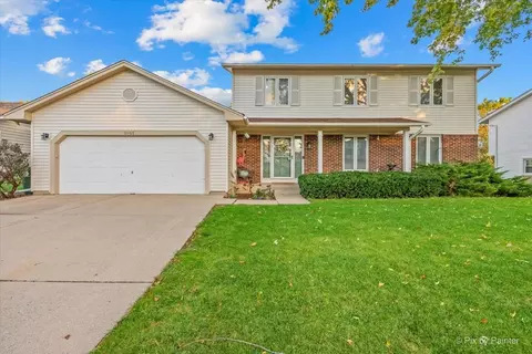 1061 Florida Ln, Elk Grove Village, IL 60007